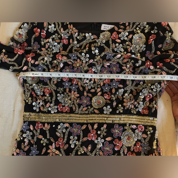 Mac Duggal #6135 - Picture 3 of 7